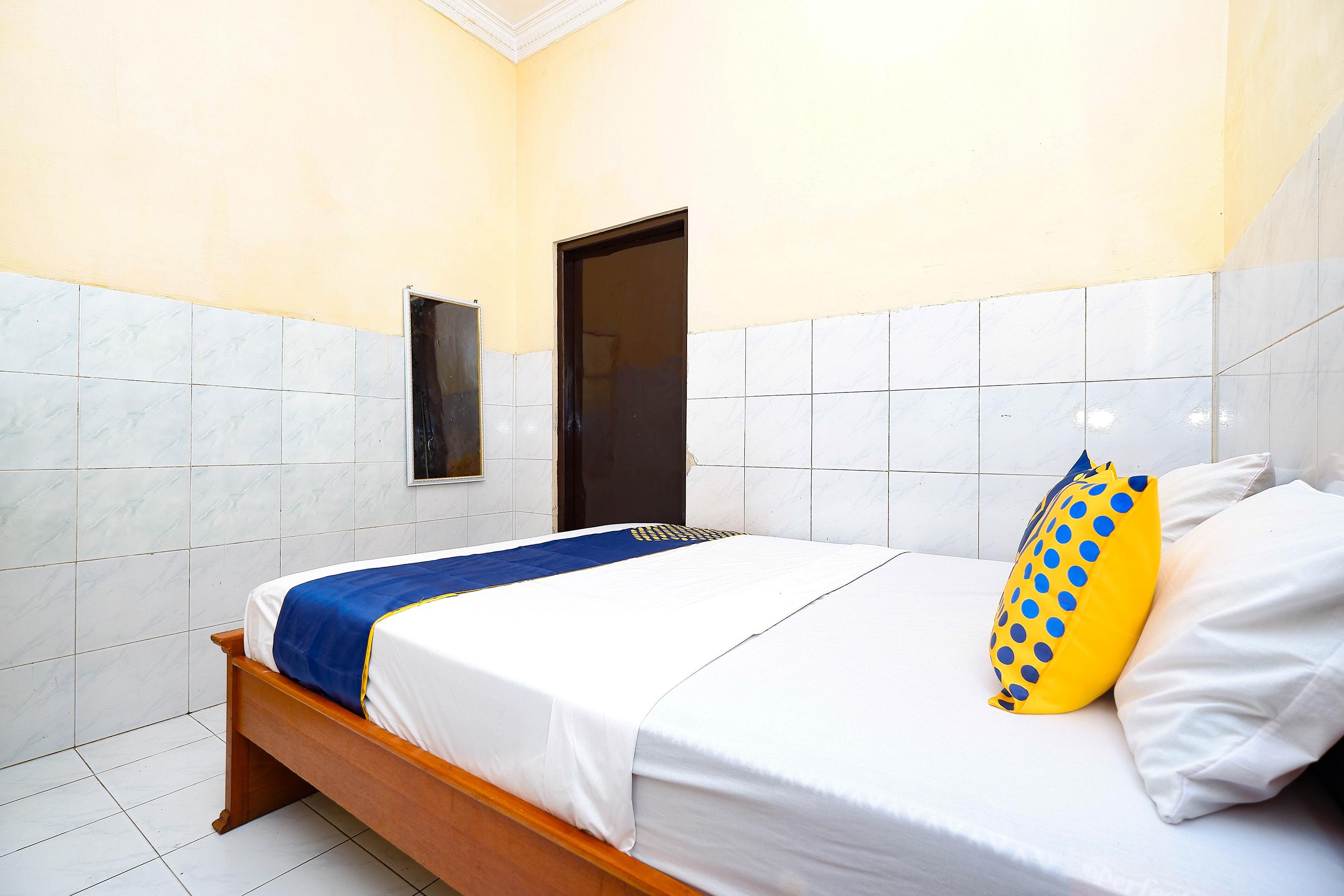 Spot On 2011 Hotel Mekar Sari Surakarta  Exterior photo