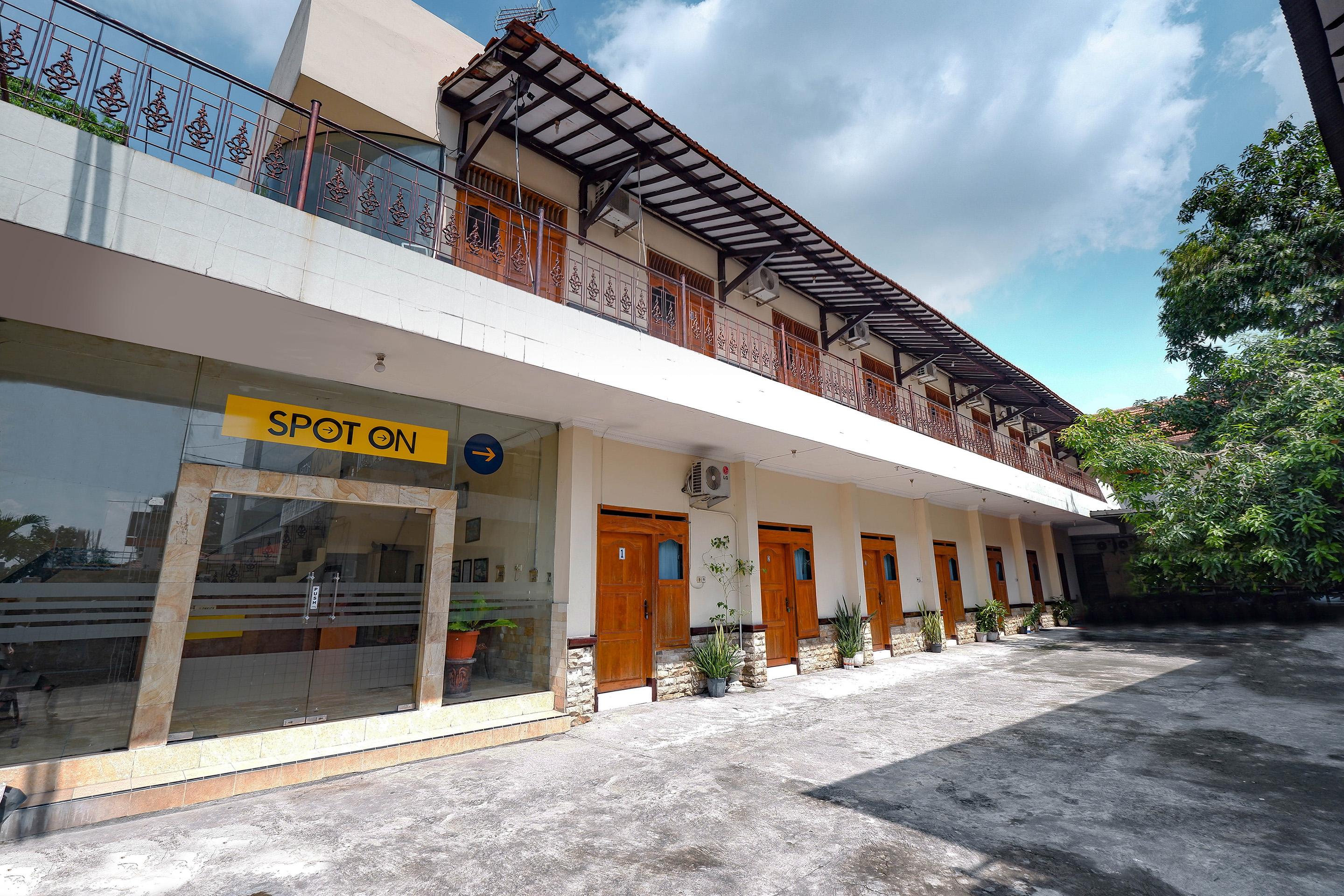Spot On 2011 Hotel Mekar Sari Surakarta  Exterior photo